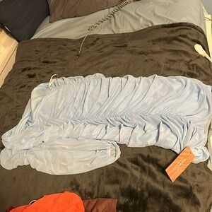 This dress did not fit me and was super cute not to sell.